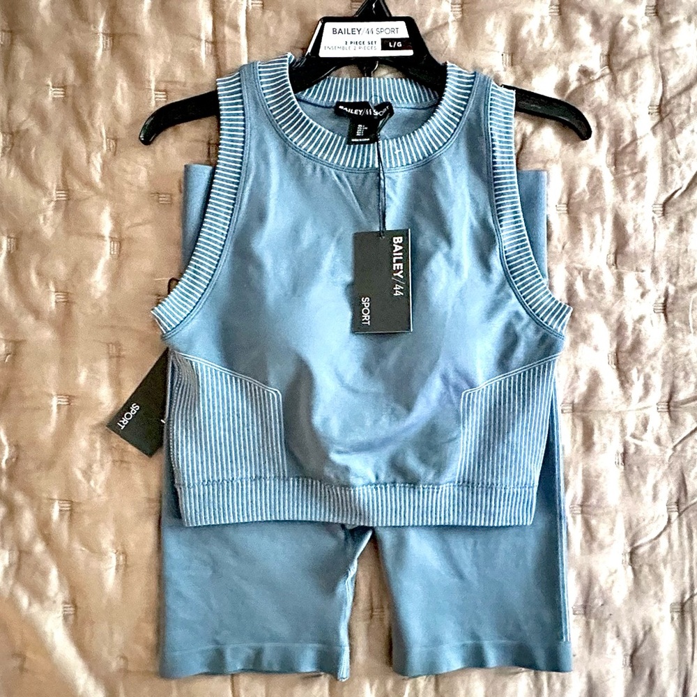 Bailey 44 Sport Blue Workout Yoga Set Size Large
NWT - Picture 11 of 12
